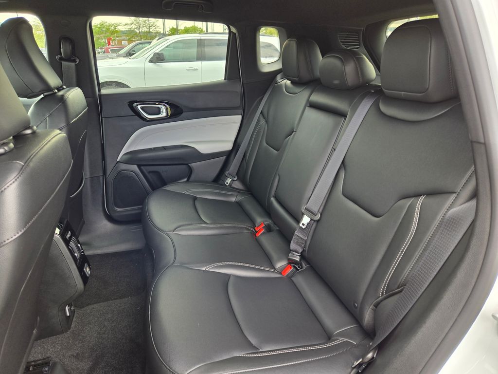 2026 Jeep Compass Limited photo 24