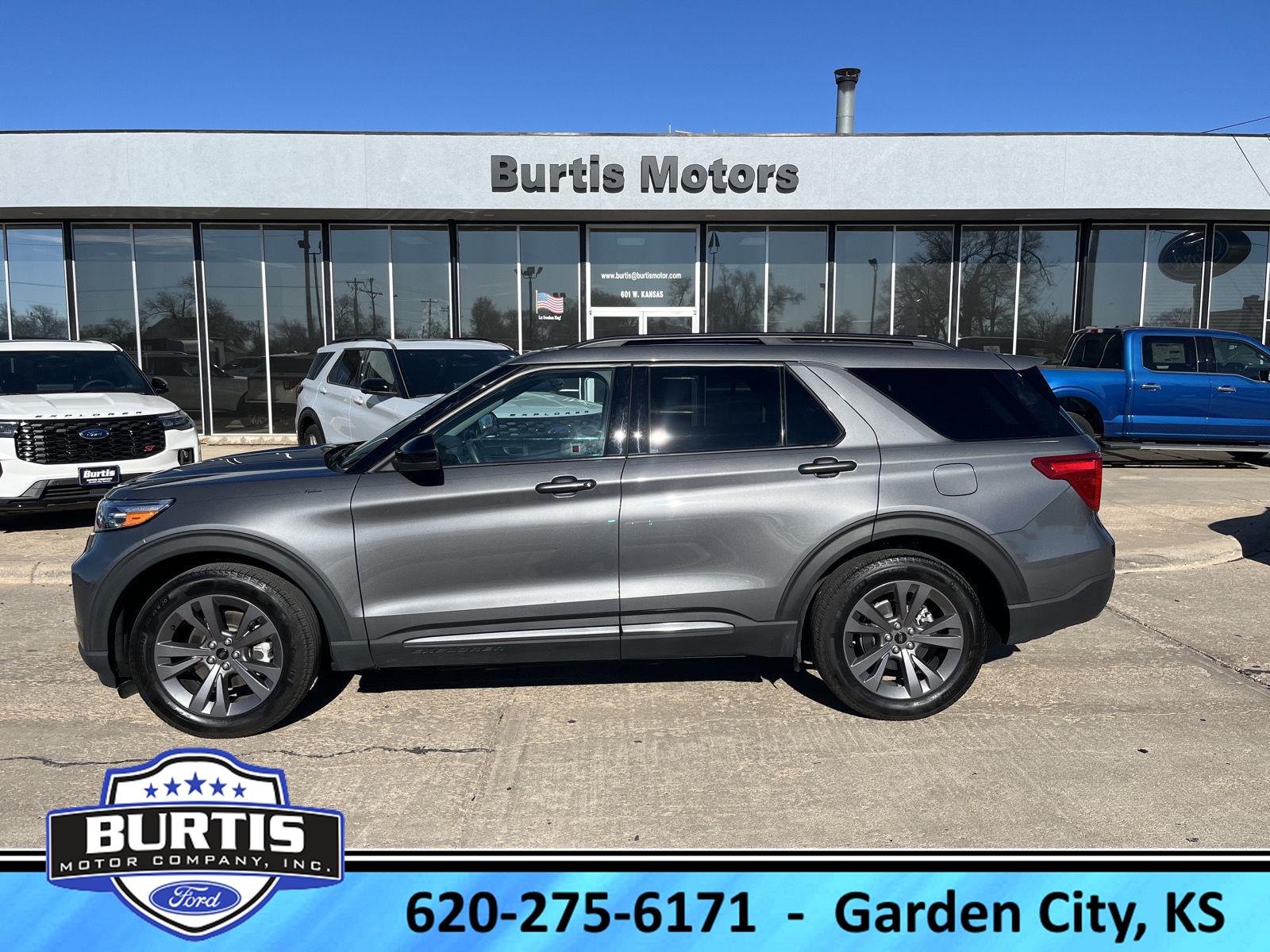 2023 Ford Explorer XLT's photo