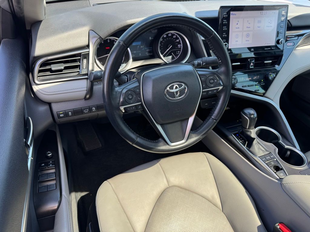 2023 Toyota Camry XLE V6 photo 18