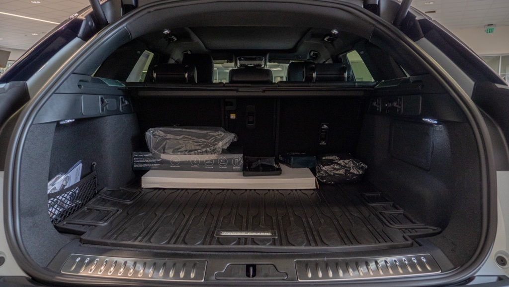 2025 Land Rover Range Rover Velar SE photo 10