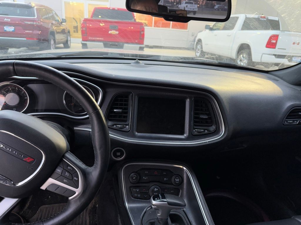 2016 Dodge Challenger SXT photo 4