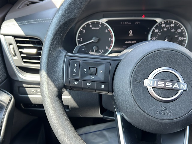 2023 Nissan Rogue S photo 32