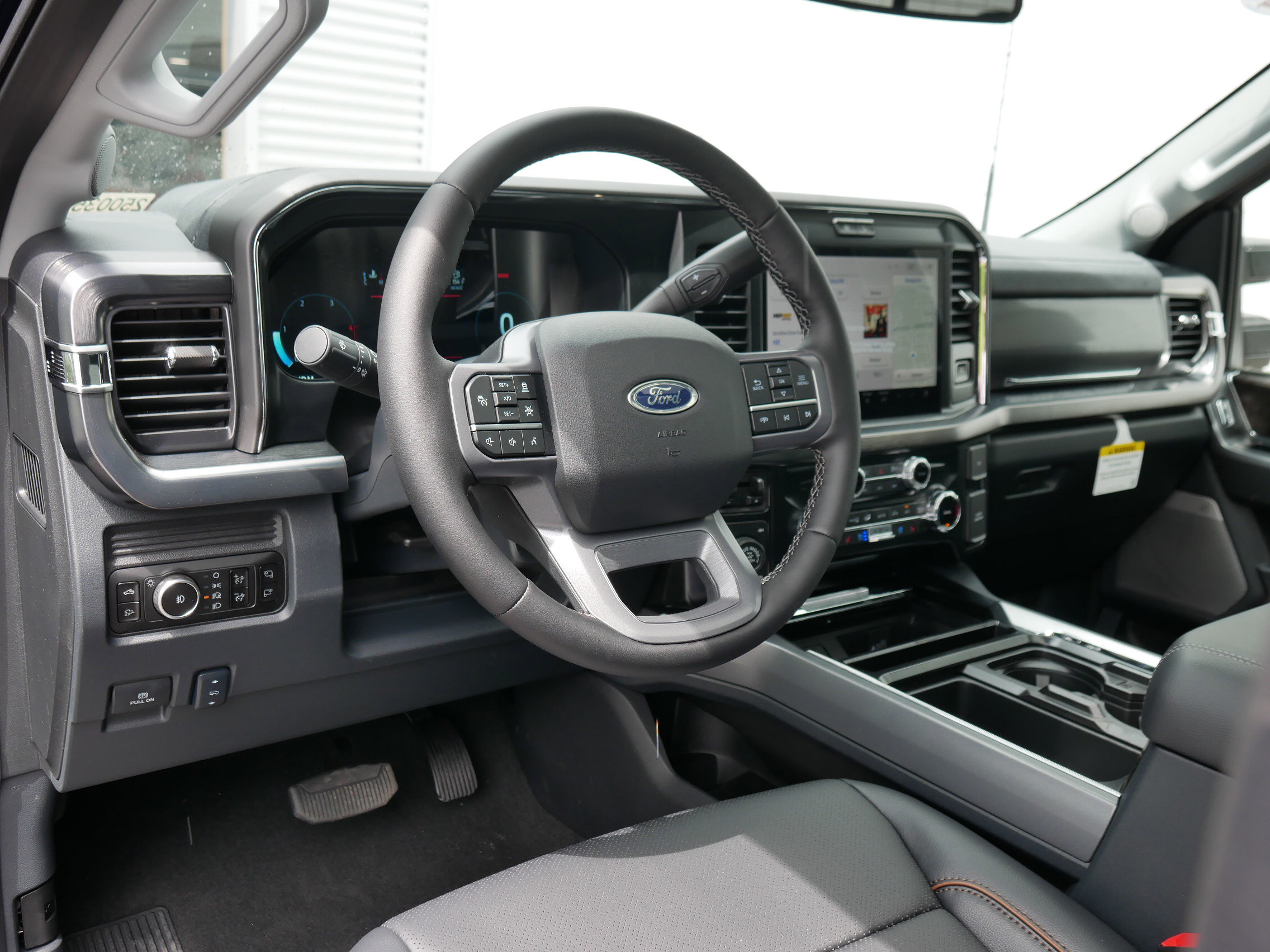 2025 Ford F-350 Lariat photo 3