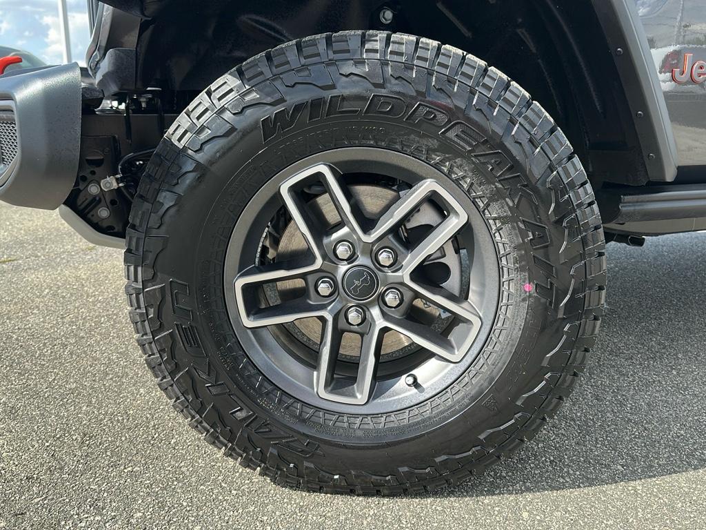 2025 Jeep Gladiator Mojave photo 13