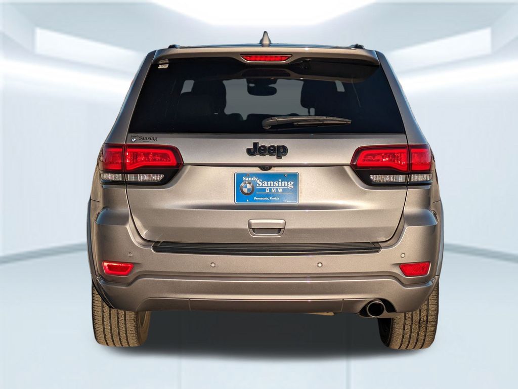 2020 Jeep Grand Cherokee Altitude photo 3