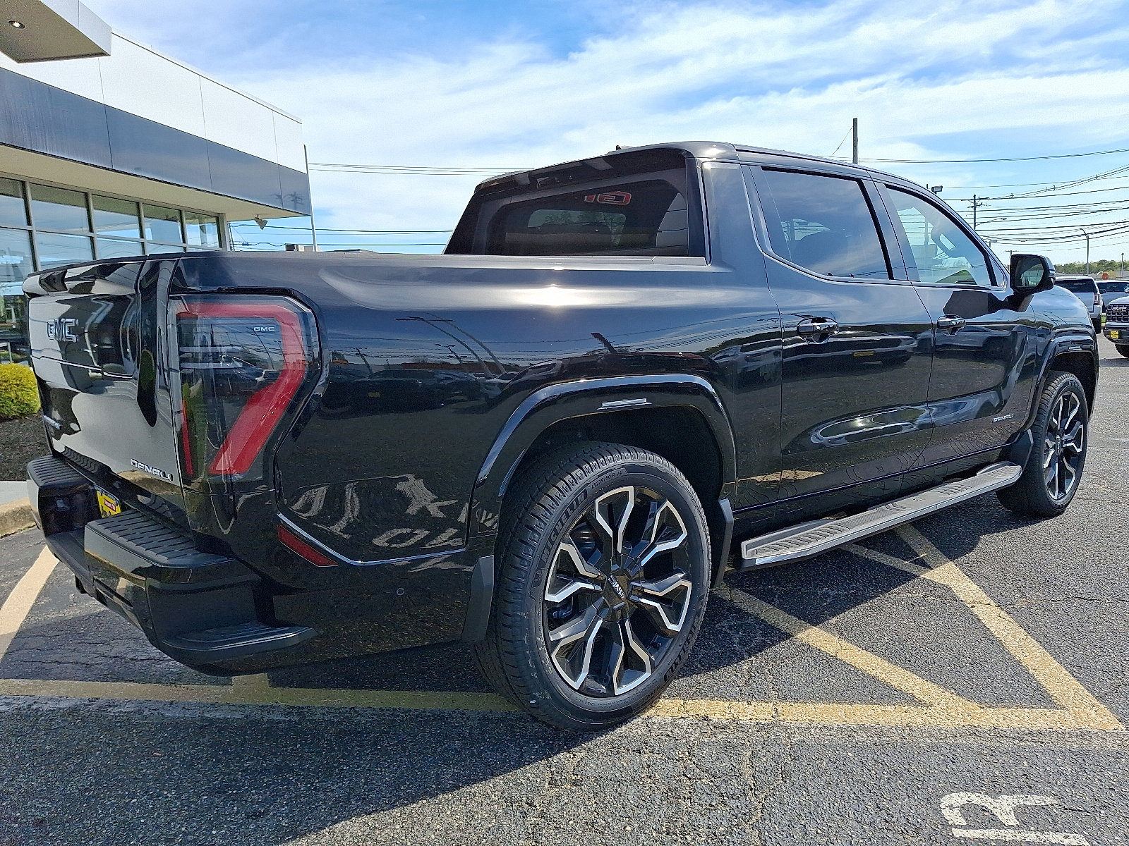 2025 Gmc Sierra EV Denali photo 4
