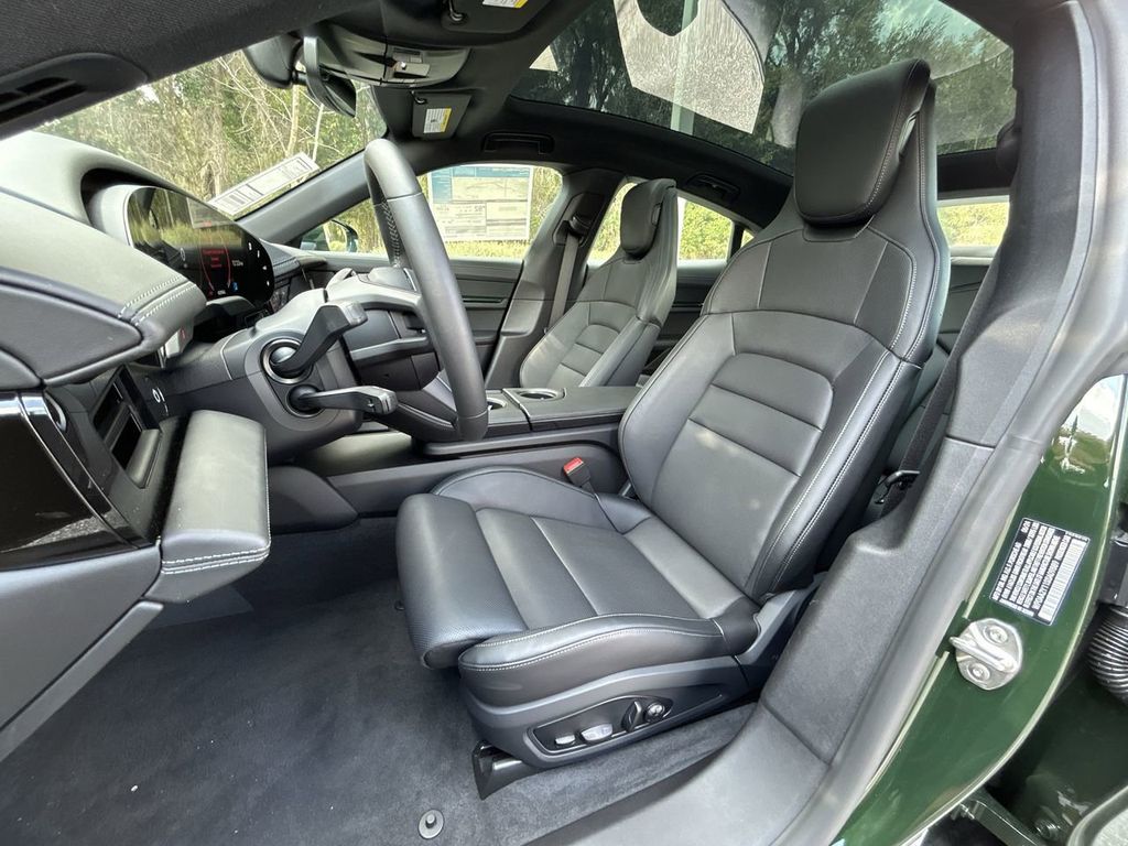 2025 Porsche Taycan Base photo 15