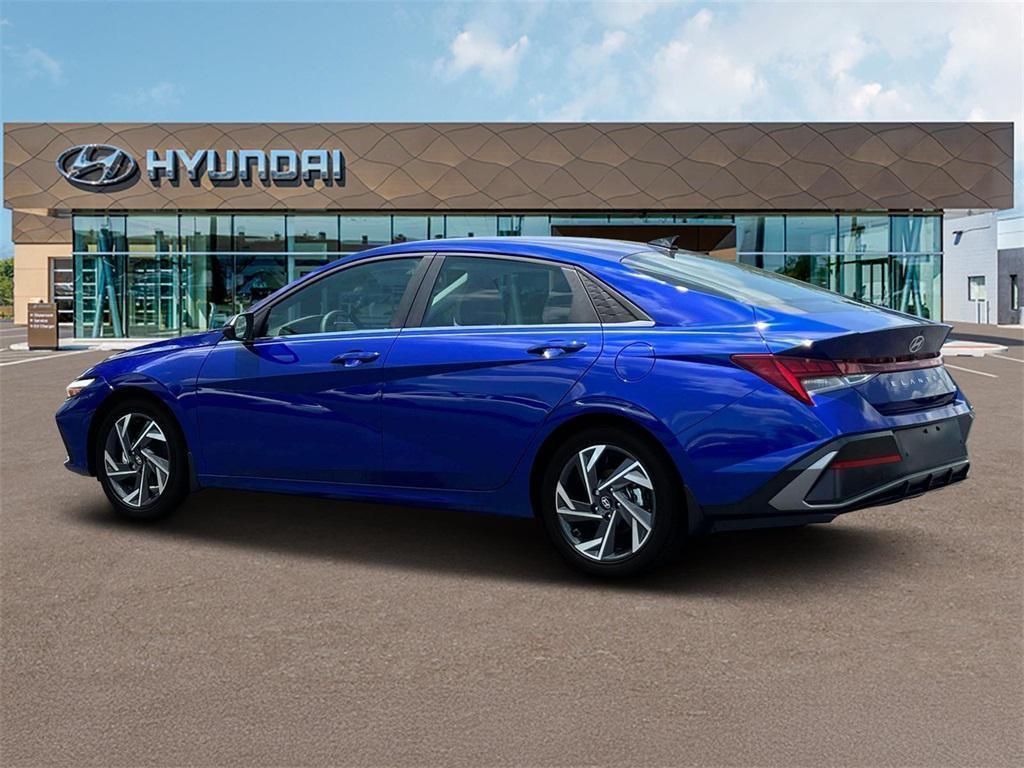 2025 Hyundai Elantra Hybrid Limited photo 4