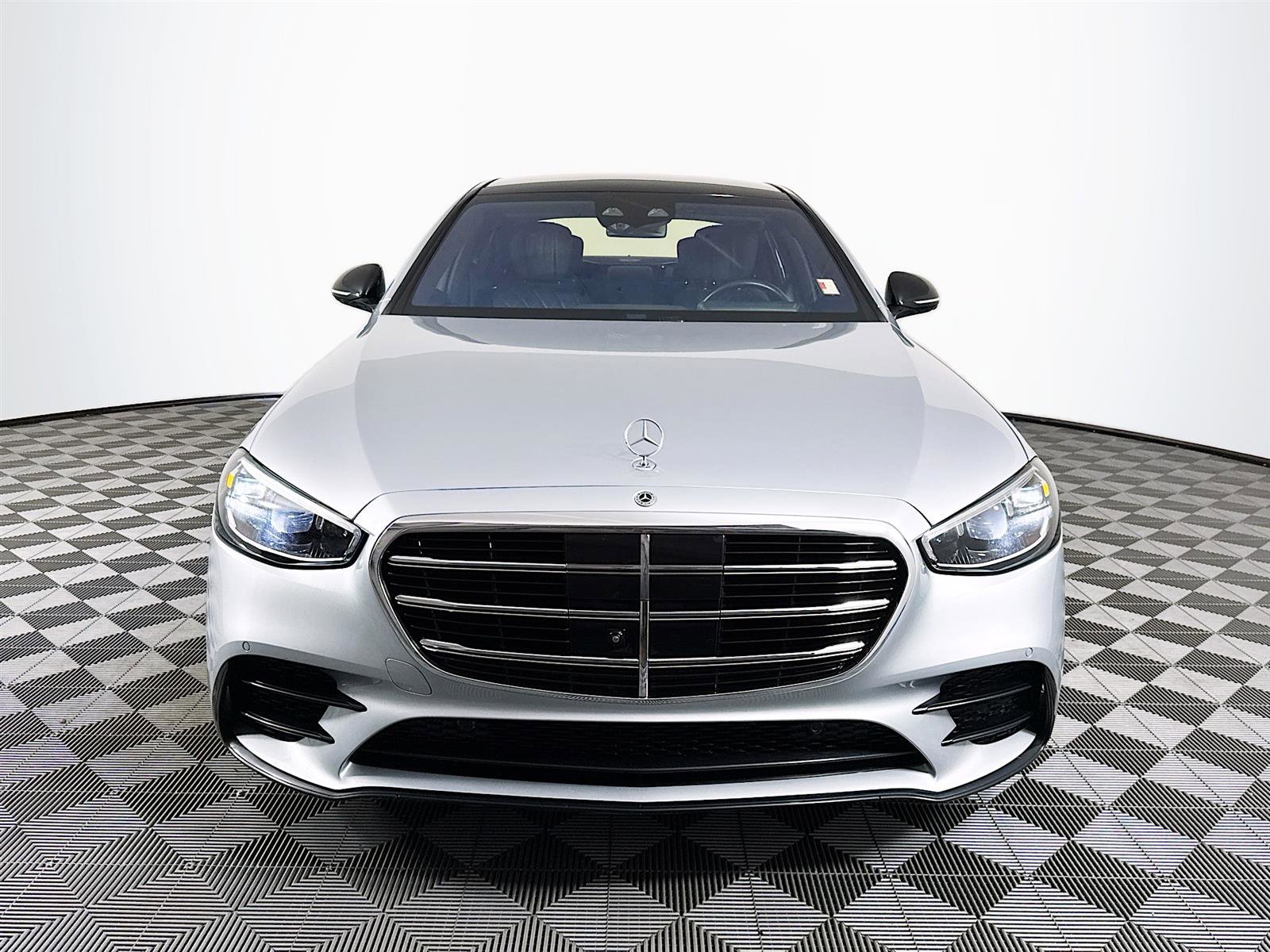 2022 Mercedes Benz S 580 4MATIC photo 2