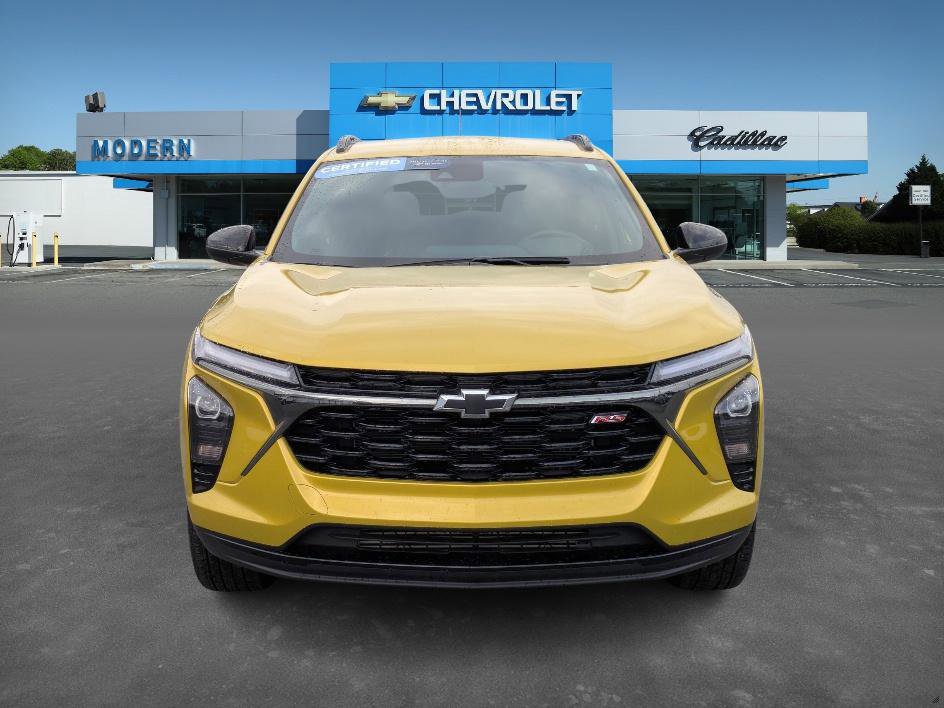 2025 Chevrolet Trax photo 2