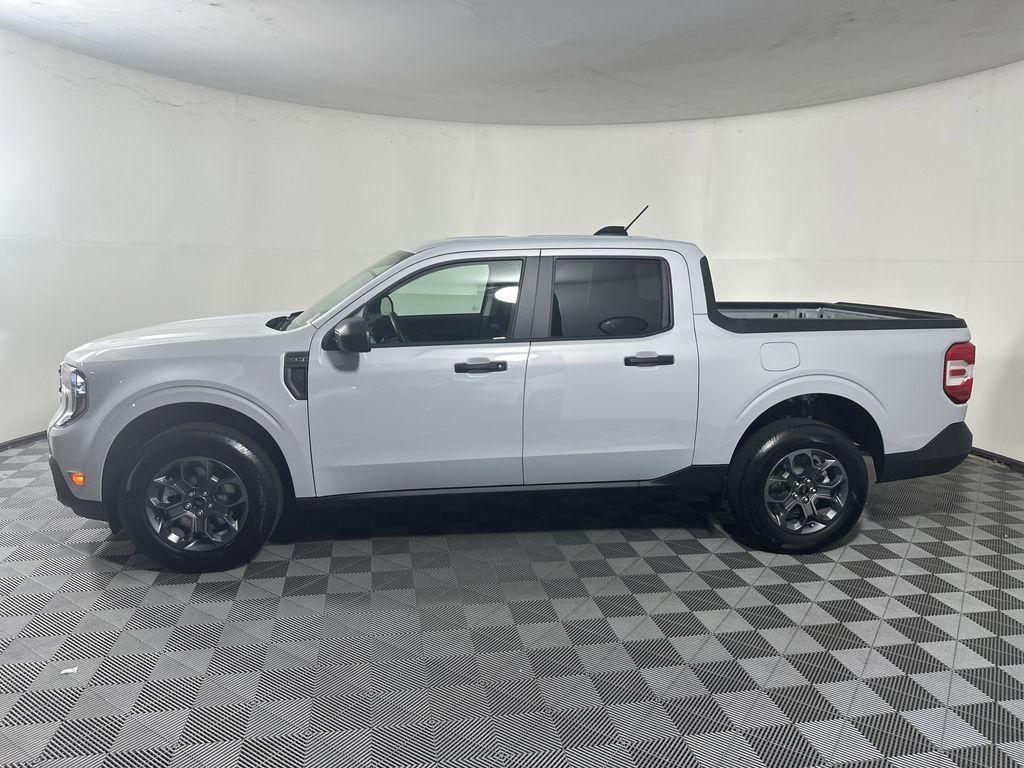 2025 Ford Maverick XLT photo 2