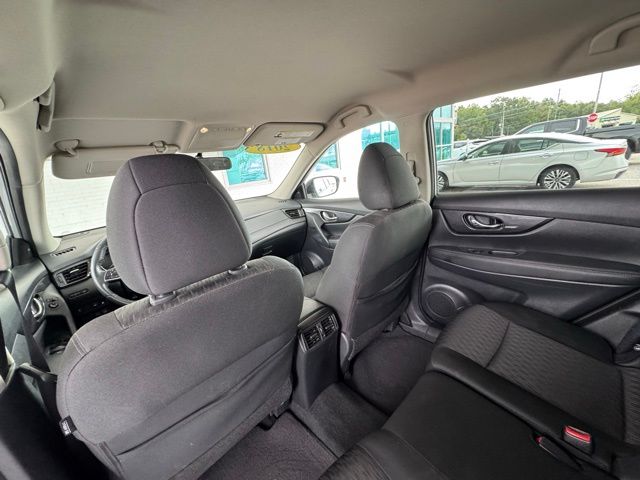 2018 Nissan Rogue SV photo 20