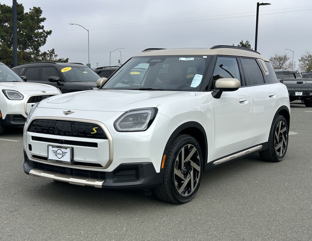 2025 MINI Countryman SE's photo