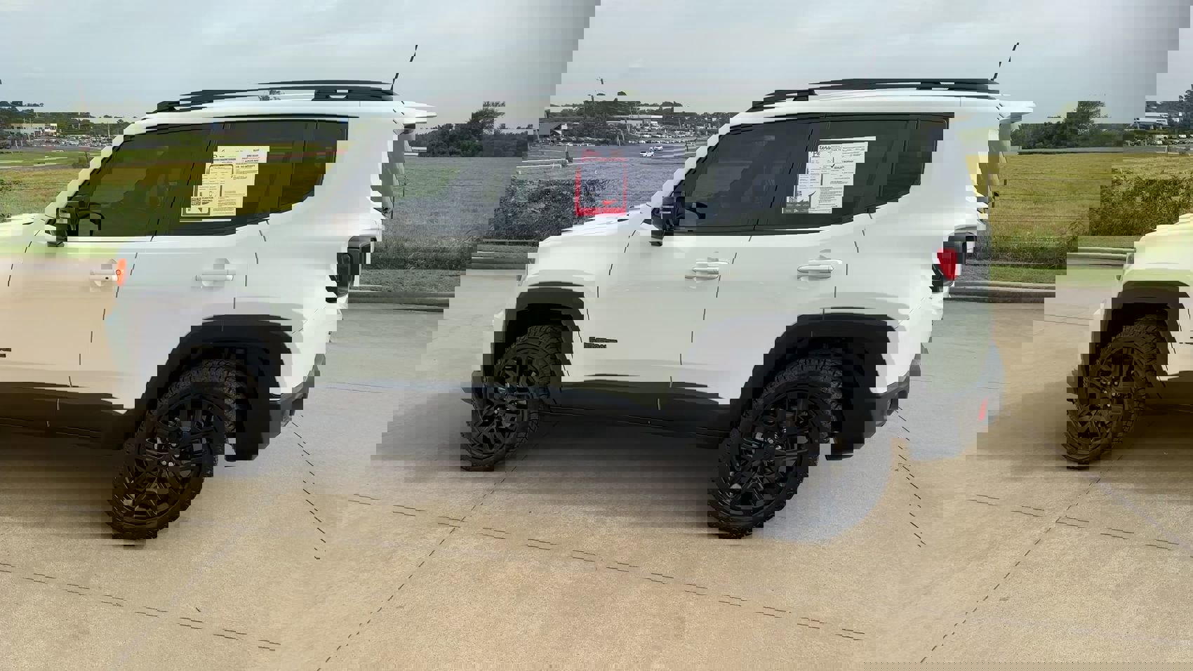 2022 Jeep Renegade Altitude photo 2