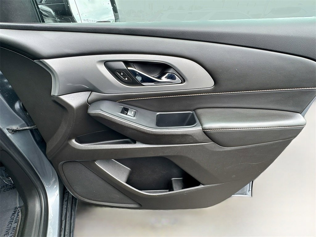 2021 Chevrolet Traverse LS photo 31