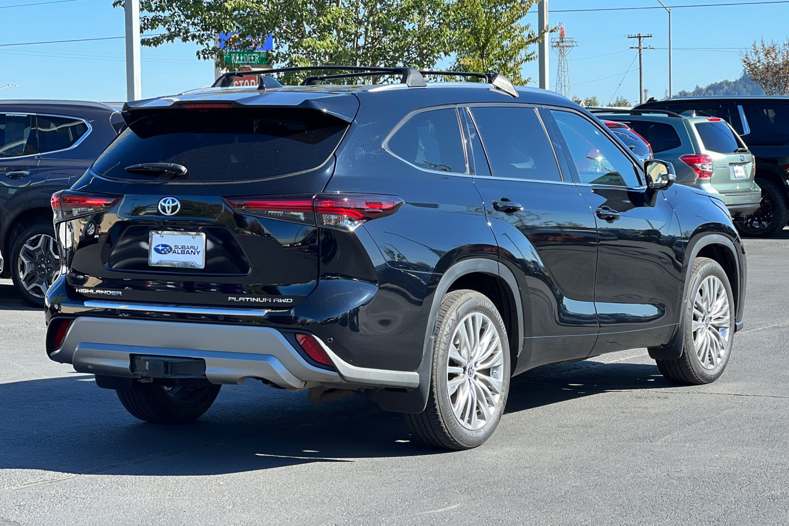 2024 Toyota Highlander LE photo 3