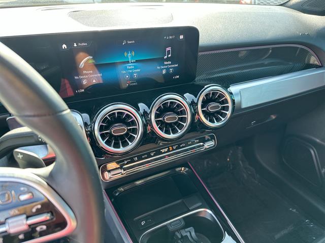 2023 Mercedes Benz GLB 250 photo 13