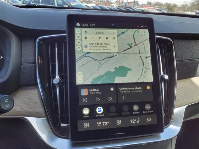 2025 Volvo XC90 T8 AWD Plus photo 9