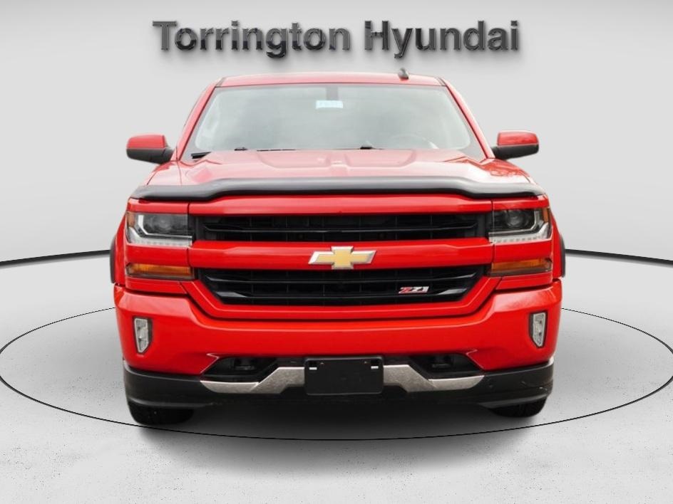 2017 Chevrolet Silverado 1500 LT photo 2