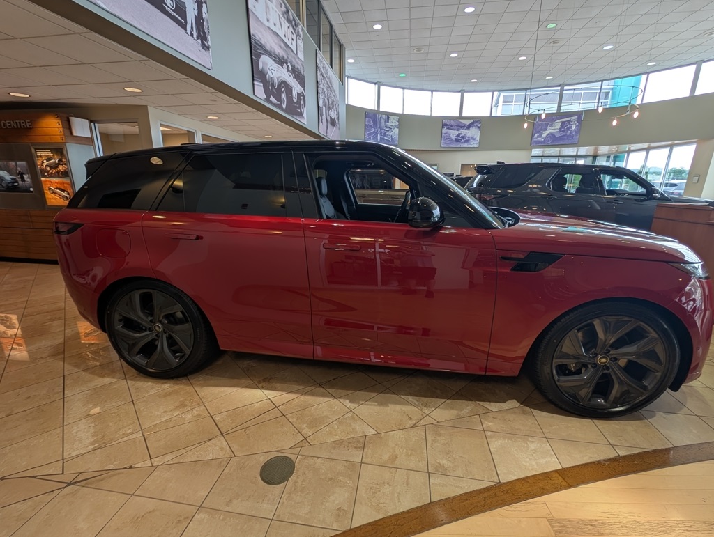 2025 Land Rover Range Rover Sport SE photo 6