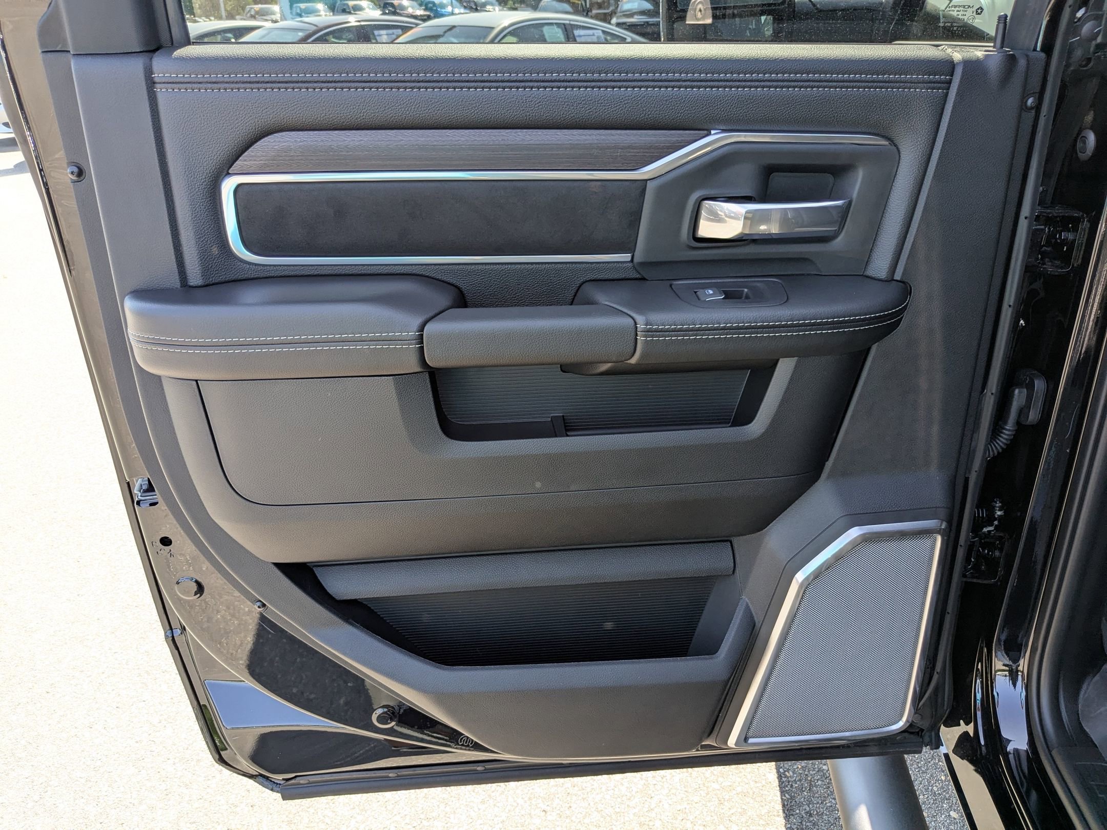 2025 Ram 2500 Laramie photo 21