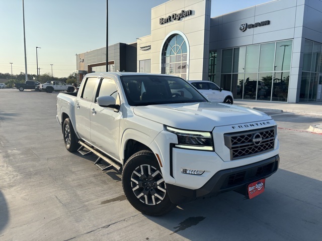 2024 Nissan Frontier SL's photo