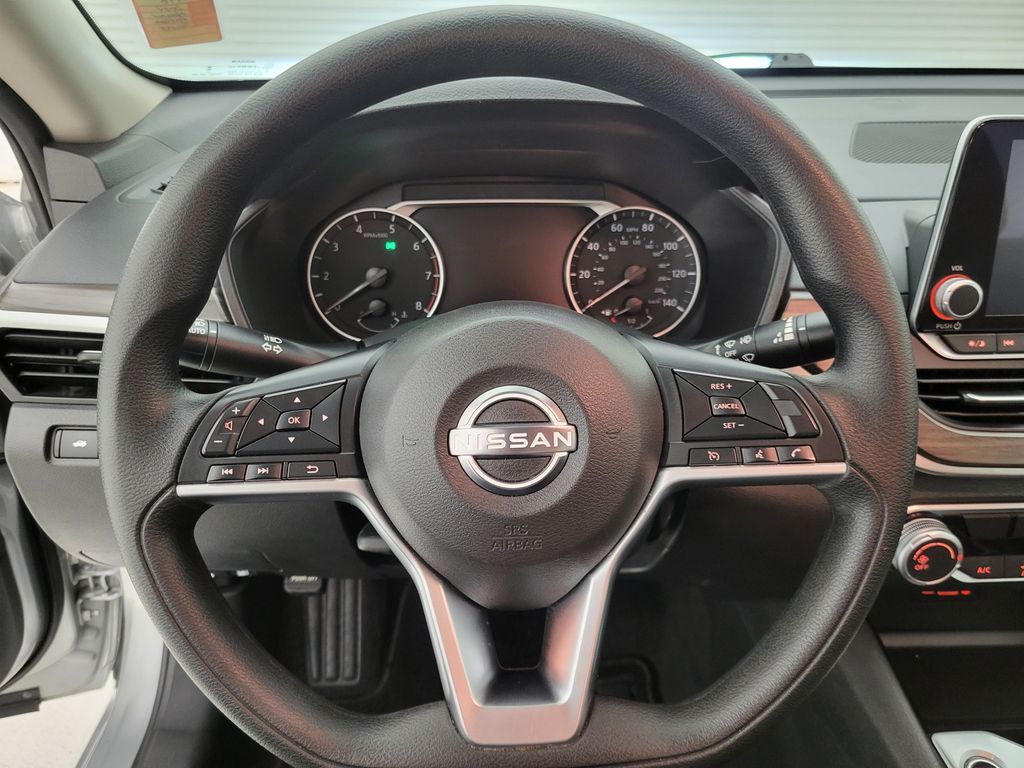 2024 Nissan Altima 2.5 SV photo 3