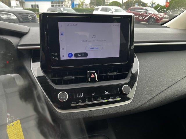 2023 Toyota Corolla LE photo 5