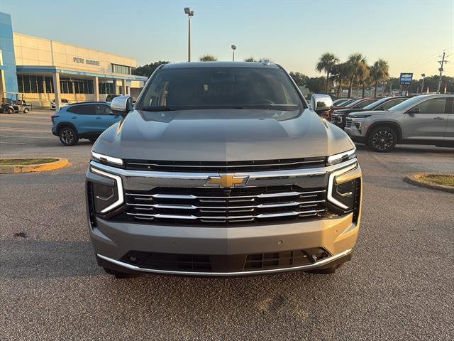 2025 Chevrolet Suburban Premier photo 2