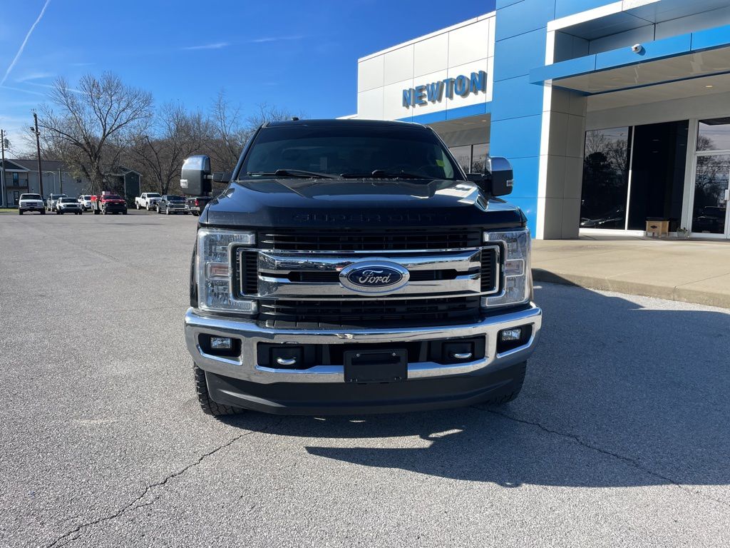 2017 Ford F-250 XLT photo 2