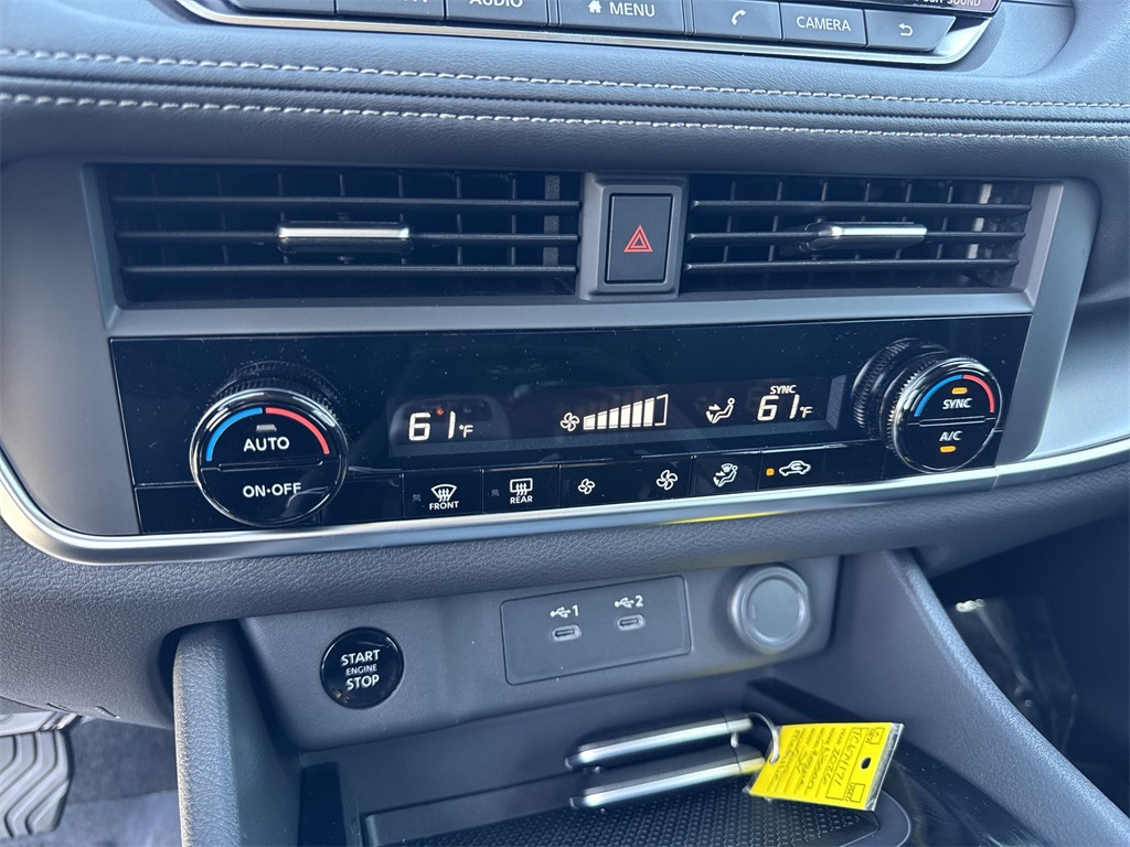 2026 Nissan Rogue SV photo 18