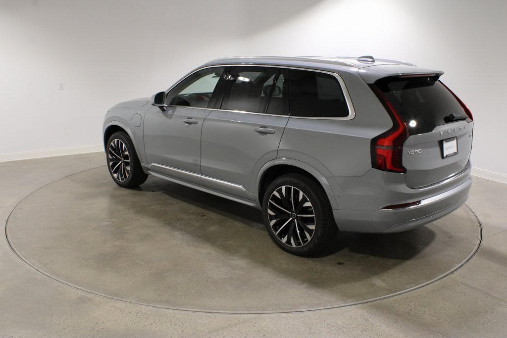 2026 Volvo XC90 T8 Plus photo 3