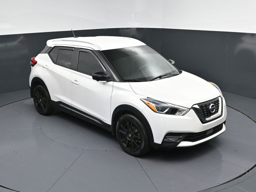 2020 Nissan Kicks SR