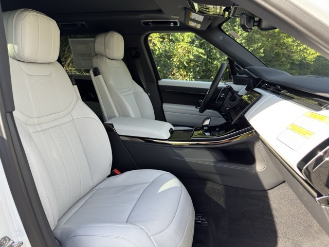 2025 Land Rover Range Rover Sport SE photo 20