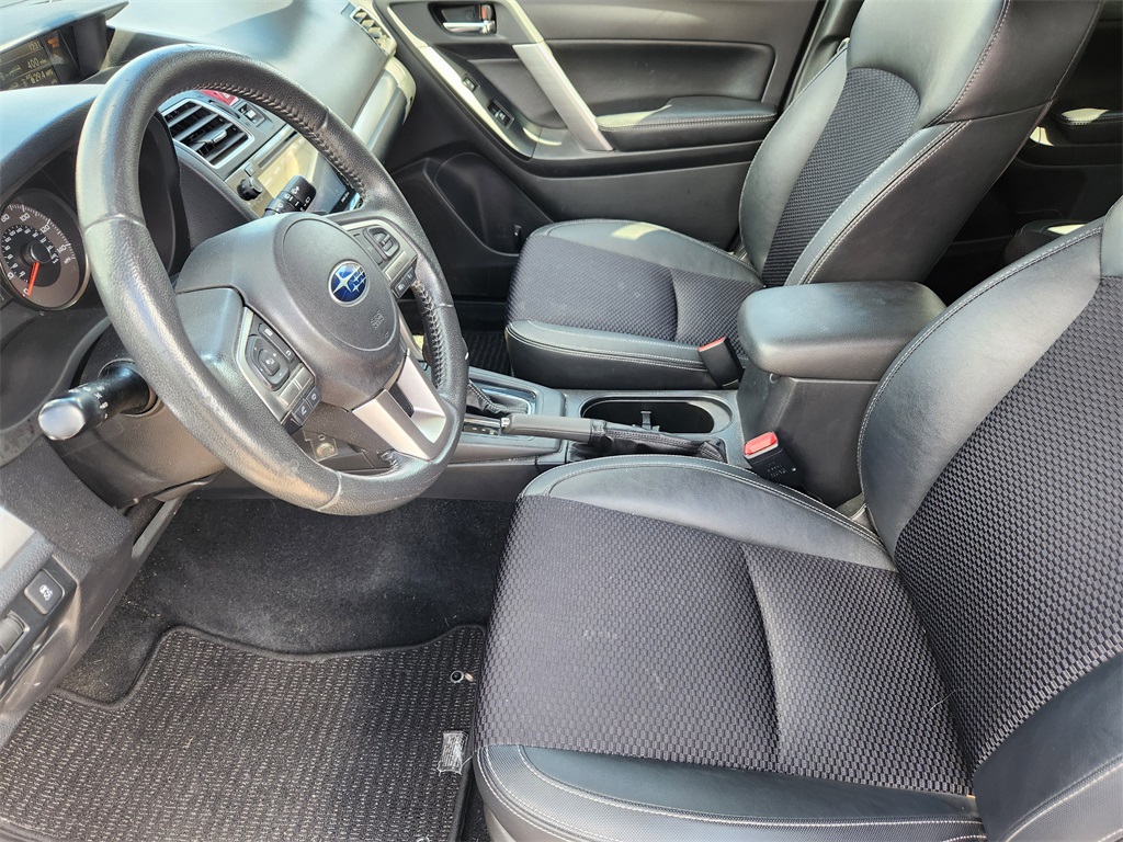 2017 Subaru Forester 2.0XT Premium photo 4