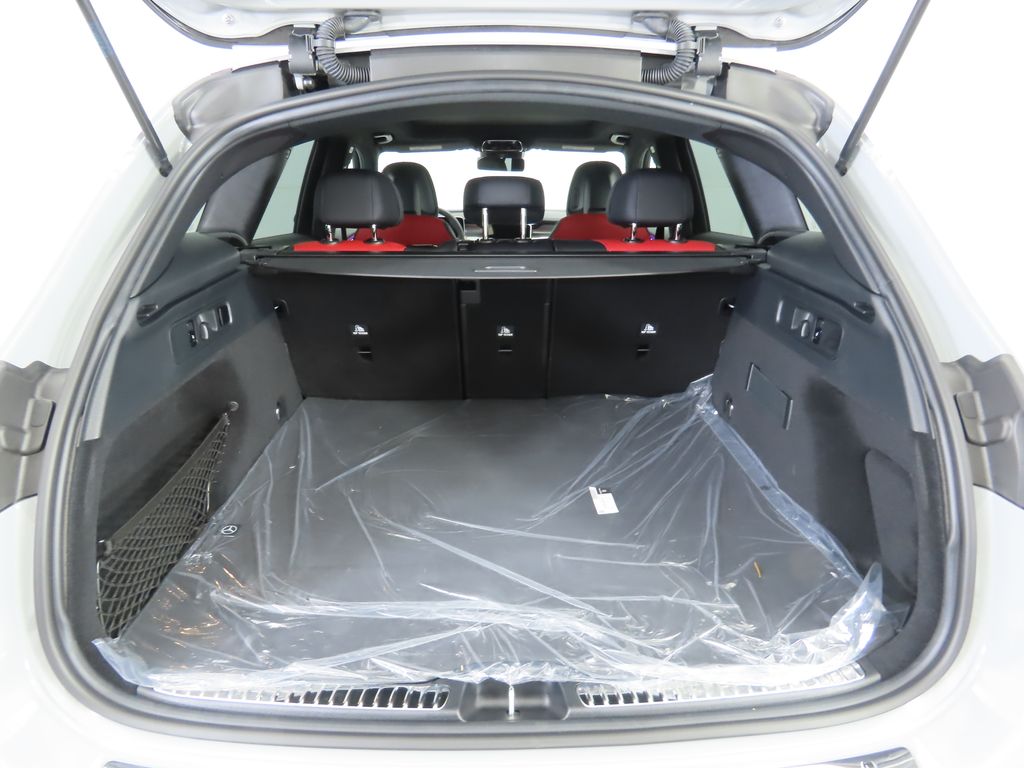 2025 Mercedes Benz GLC 300 photo 28
