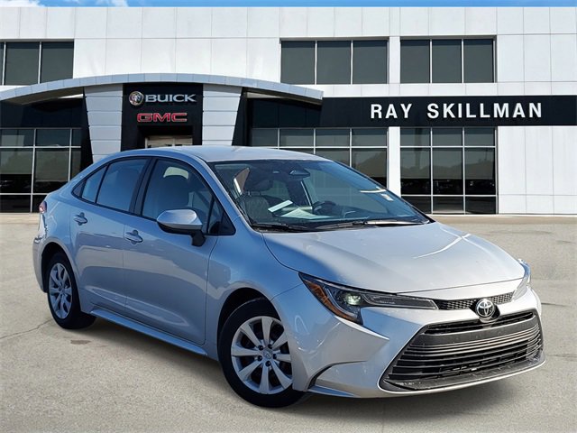 2024 Toyota Corolla LE's photo