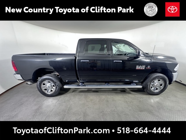 3C6UR5CL3JG142017