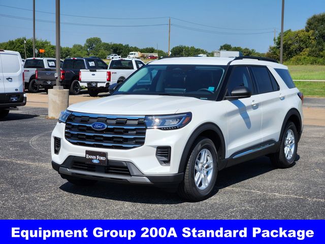 2025 Ford Explorer photo 3