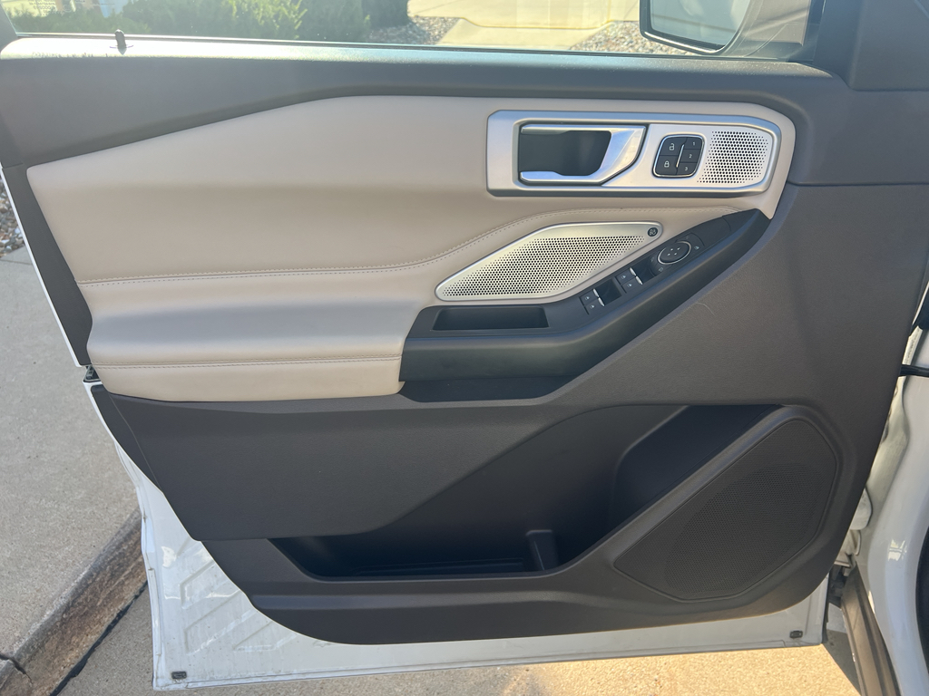2020 Ford Explorer Platinum photo 20