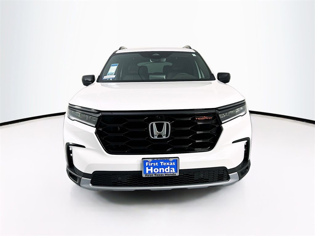2025 Honda Pilot TrailSport photo 2