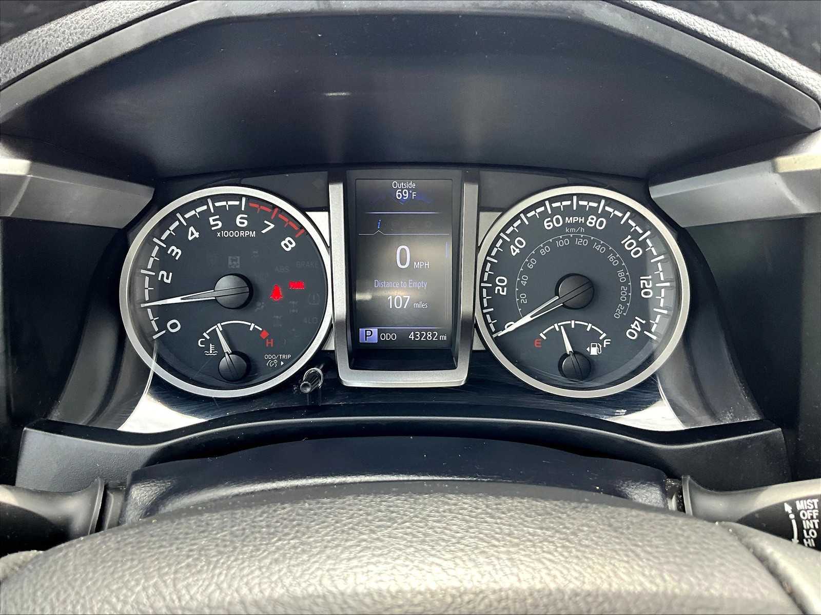 2023 Toyota Tacoma SR5 photo 25
