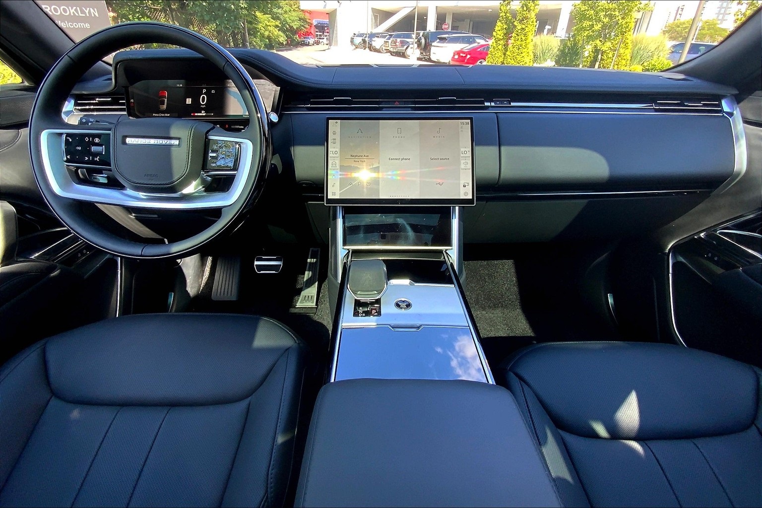 2025 Land Rover Range Rover SE photo 4