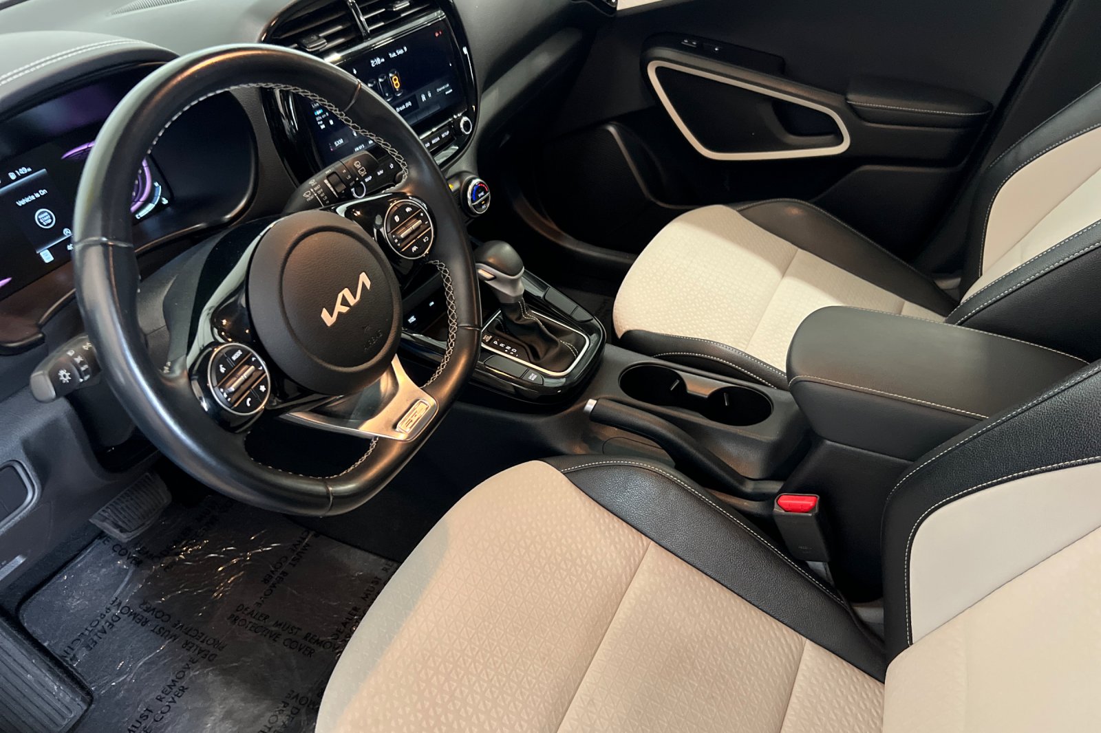 2023 Kia Soul GT-Line photo 9