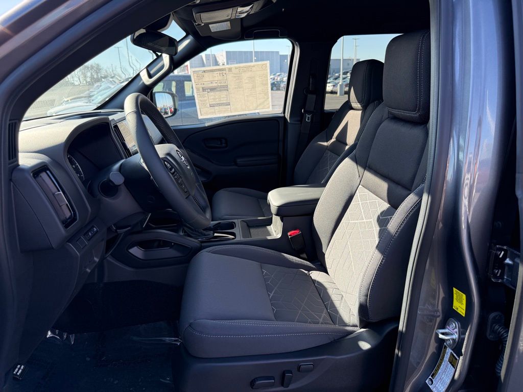 2026 Nissan Frontier SV photo 4