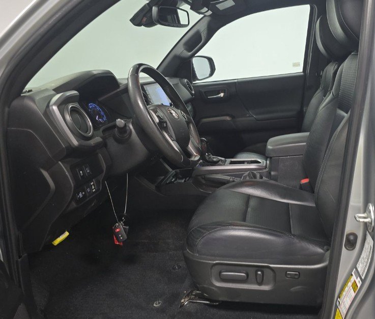 2023 Toyota Tacoma SR5 4x4 photo 6