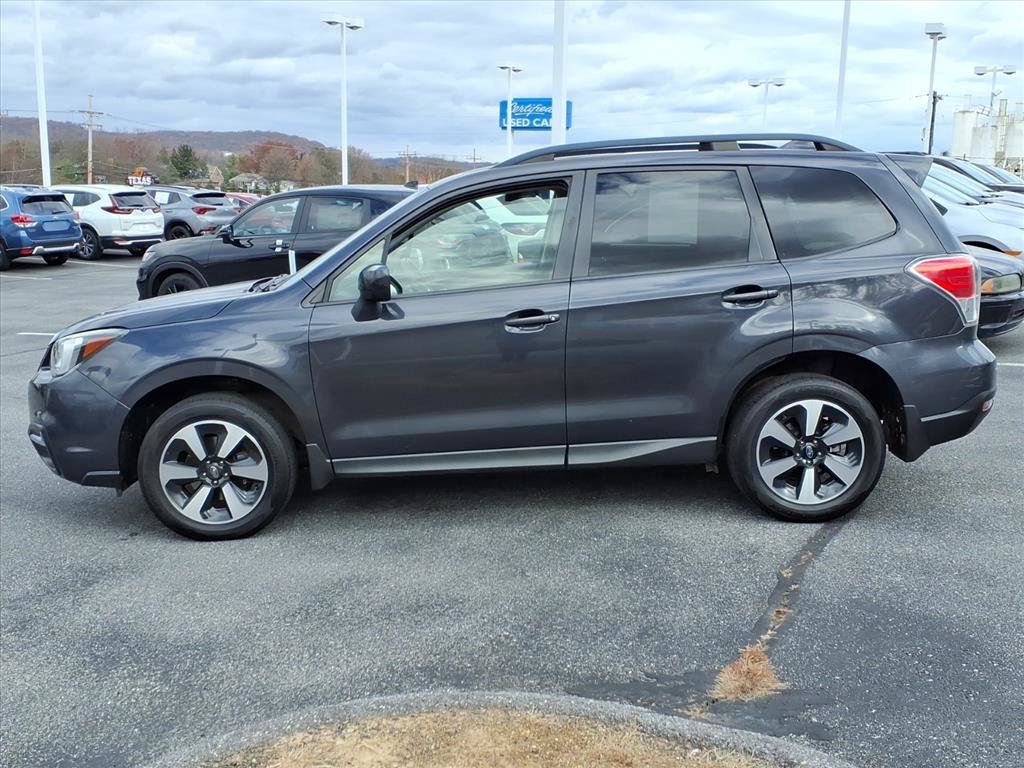 2017 Subaru Forester Premium photo 3