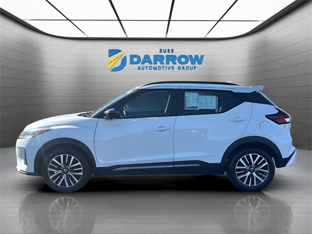 2021 Nissan Kicks SR photo 2