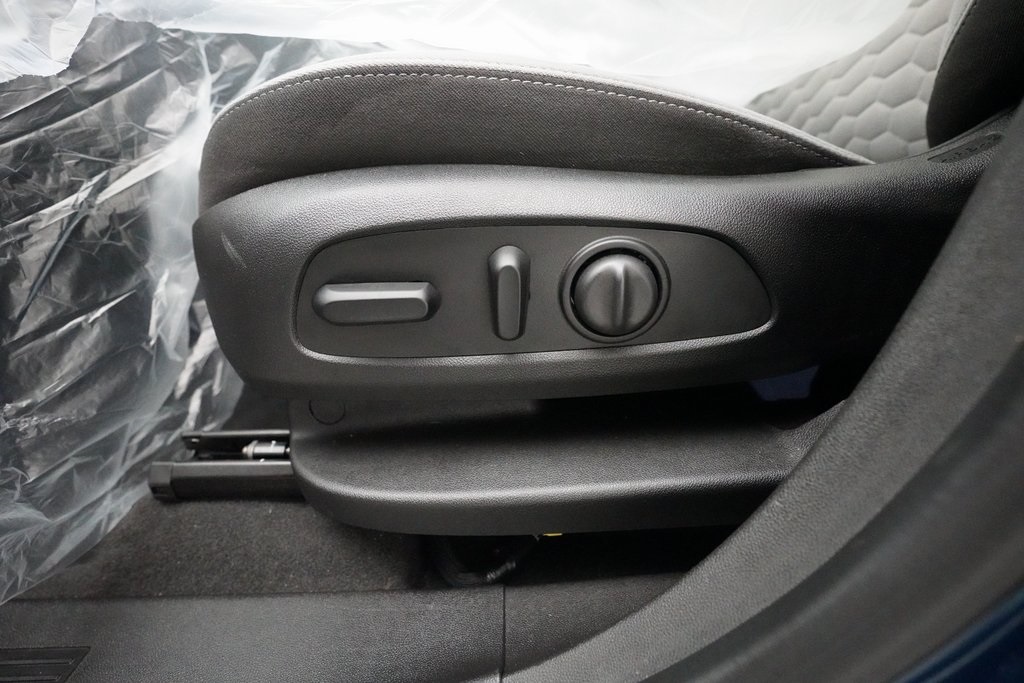2020 Chevrolet Equinox LT photo 24