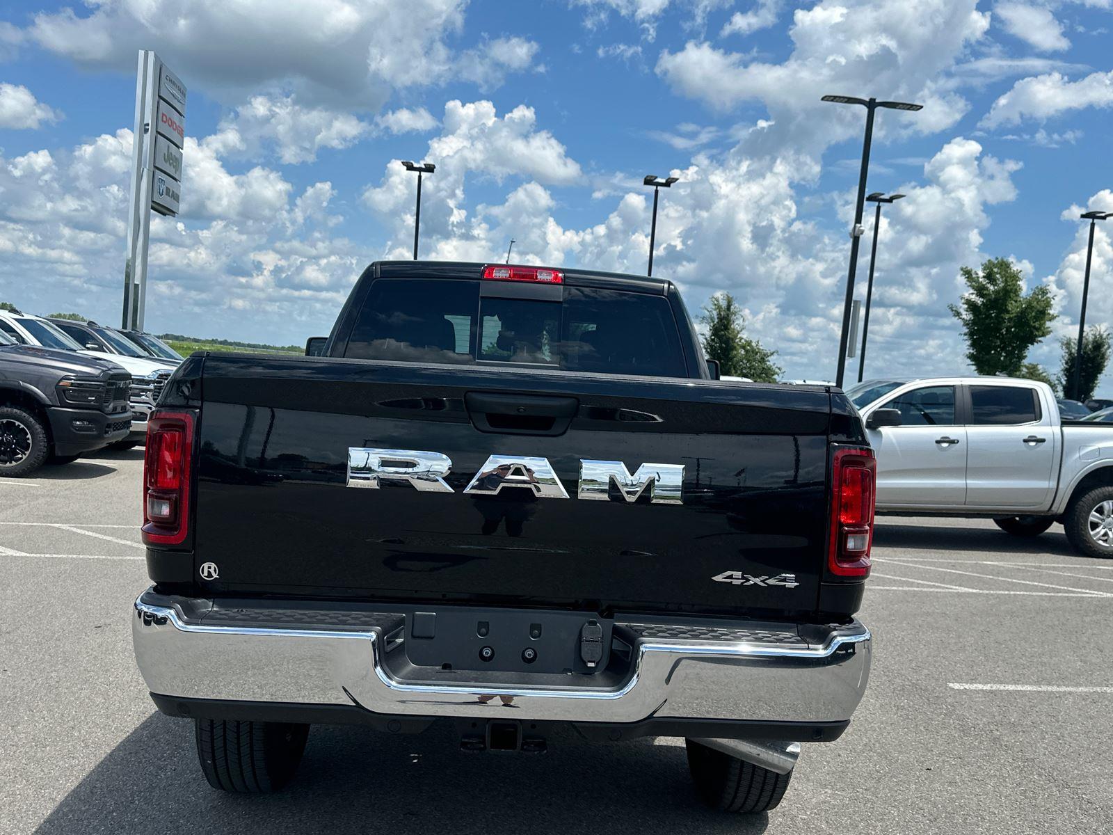 2025 Ram 2500 Tradesman photo 4